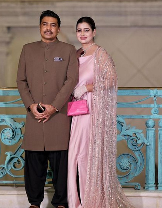 Sudha Reddy adalah istri dari Krishna Reddy merupakan pengusaha asal India. Hidup mewah di kotanya, Sudha hingga dijuluki sebagai ‘Ratu Hyderabad’, salah satu kota terbesar di India. Foto: dok. Instagram @sudhareddy.official