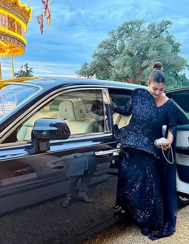 Sudha Reddy menjadi wanita India pertama yang tampil di Met Gala. Sebelumnya dia pernah hadir di Met Gala tahun 2021. “Sungguh tidak menyangka menjadi satu-satunya orang India di Met Gala 2021. Saya tidak bisa mengatakan apakah saya pernah merasa percaya diri, bersemangat, cantik, dan bangga seperti ini sebelumnya,” ungkapnya. Foto: dok. Instagram @sudhareddy.official