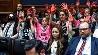 Salah satu dari banyak orang yang menyaksikan sidang tersebut adalah Karen Barall, wakil presiden hubungan pemerintah di Federasi Yahudi Amerika Utara. Dia mengatakan dengar pendapat seperti ini sangat penting untuk memberikan dampak perubahan. Direktur Pusat Pemberantasan Antisemitisme StandWithUs, Carly Gammill, sependapat. Dia mengatakan dengar pendapat ini juga akan membantu meminta pertanggungjawaban masyarakat.