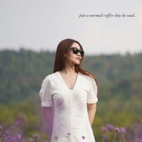 Besok aku jemput habis subuh, besok kamu istirahat aja ya dari media sosial, kita ngopi aja seharian, tulis adik Atta Halilintar itu di undangan yang Aaliyah dapat. Rupanya, perjalanan tersebut menggunakan sebuah pesawat dan berujung dengan ajakan menikah. (Foto: Instagram/@thariqhalilintar)