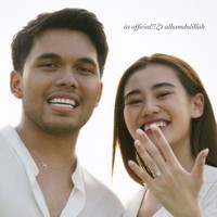 “Sebagai yang mempertemukan kalian, gw ikut senangg!!! selamat ya guyss!!! Semoga lancar-lancar sampai hari H,” tulis El Rumi. Pengantin baru sekaligus sahabat Aaliyah, Mahalini, pun mengucapkan selamat. (Foto: Instagram/@thariqhalilintar)