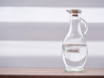 Nggak Cuma Buat Masak, Cuka Bisa Dipakai Buat Cuci Baju Lho! Begini Caranya