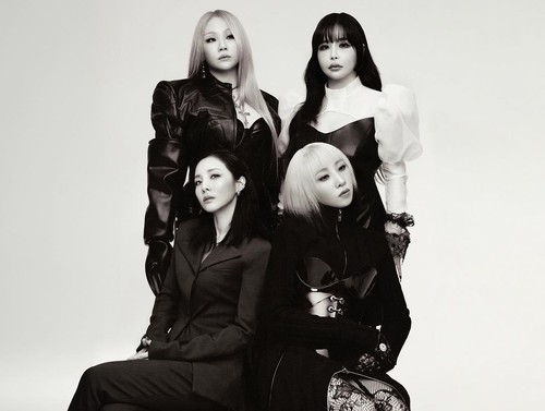 CL, Minzy, Dara, dan Bom dari 2NE1 kumpul merayakan ulang tahun debut mereka yang ke-15.