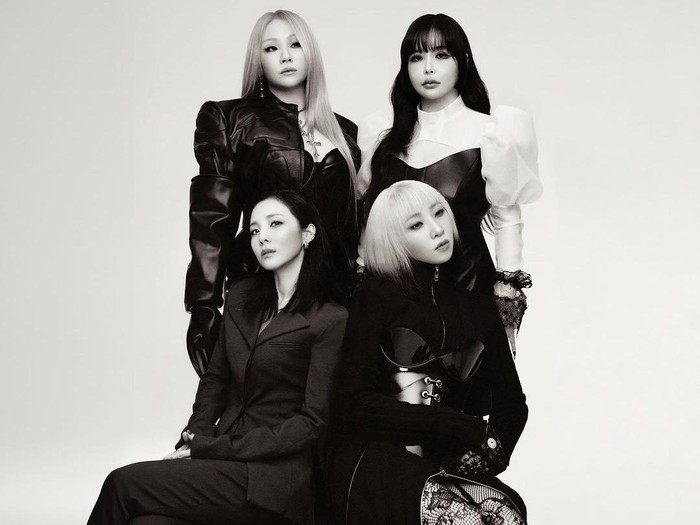 CL, Minzy, Dara, dan Bom dari 2NE1 kumpul merayakan ulang tahun debut mereka yang ke-15.