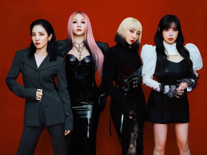 2NE1 CL, Minzy, Dara, dan Bom dari 2NE1 kumpul merayakan ulang tahun debut mereka yang ke-15.
