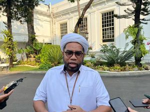 Ngabalin Beri Balasan Menohok ke PDIP yang Sebut Jokowi Menyibukkan Diri