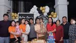 Betrand Peto Kompak Kulineran Bareng Keluarga, Momennya Manis!