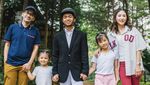 Betrand Peto Kompak Kulineran Bareng Keluarga, Momennya Manis!