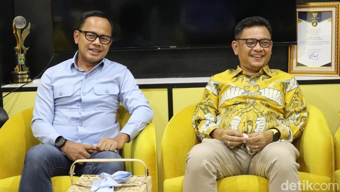Bima Arya saat menyambangi markas Golkar Jabar