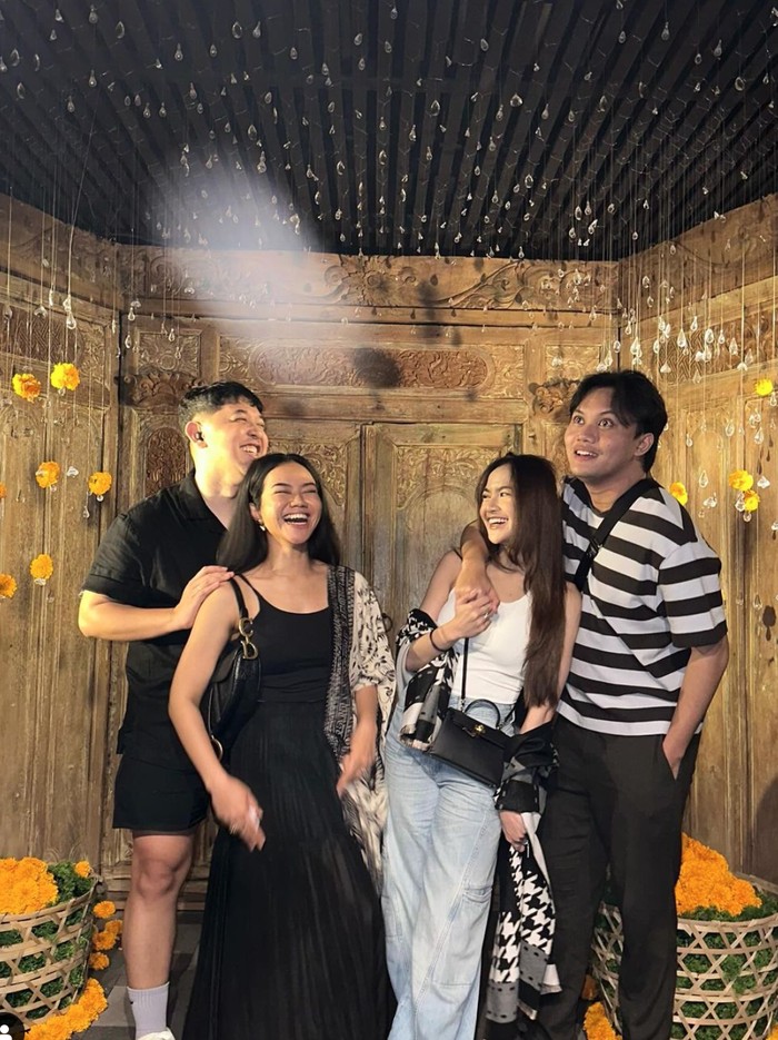 Bulan Madu Mahalini dan Rizky Febian