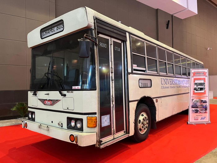 Bus klasik PO Sumber Alam mejeng di Busworld Southeast Asia 2024