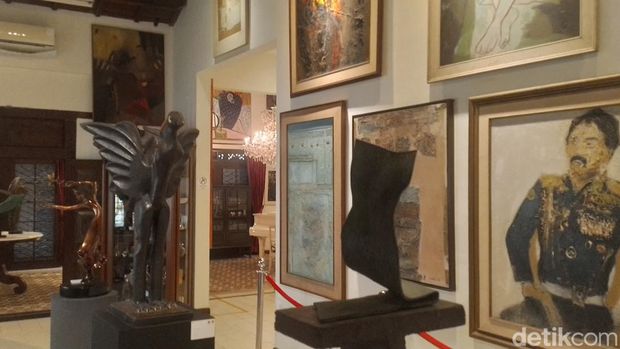 Cemara 6 Galeri Museum Toeti Heraty di Jalan HOS. Cokroaminoto no 9-11, Menteng, Jakarta Pusat.