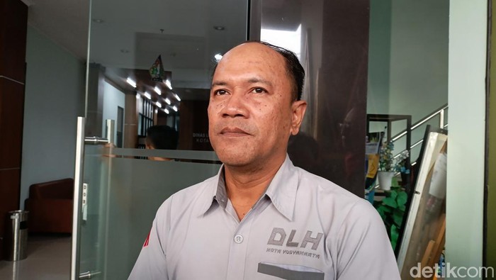 Kabid Pengelolaan Persampahan DLH Kota Jogja Ahmad Haryoko saat ditemui di Kantor DLH Kota Jogja, Jumat sore (17/5/2024).