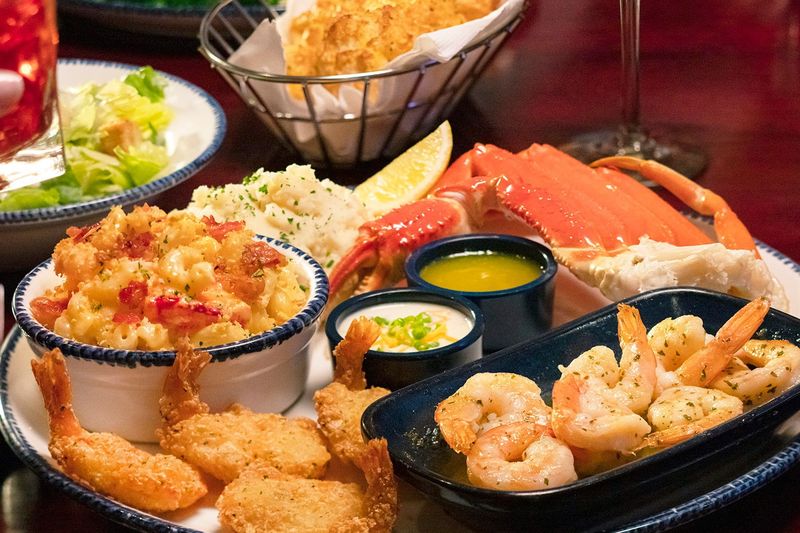 Duh! Restoran Ini Bangkrut Usai Adakan Promo Makan Udang Sepuasnya