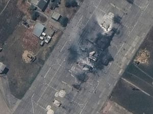 Foto Satelit Dampak Serangan di Pangkalan Udara Krimea