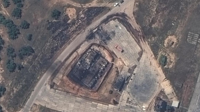 Foto Satelit Dampak Serangan di Pangkalan Udara Krimea A satellite image of destroyed MiG31 fighter aircraft following an attack at Belbek Airbase, amid Russia's attack on Ukraine, in Crimea May 16, 2024. Maxar Technologies/Handout via REUTERS THIS IMAGE HAS BEEN SUPPLIED BY A THIRD PARTY. NO RESALES. NO ARCHIVES. MANDATORY CREDIT. MUST NOT OBSCURE LOGO