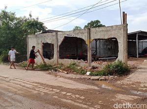 Polisi Cek Gudang di Palembang, Diduga Lokasi Penimbunan Minyak Ilegal
