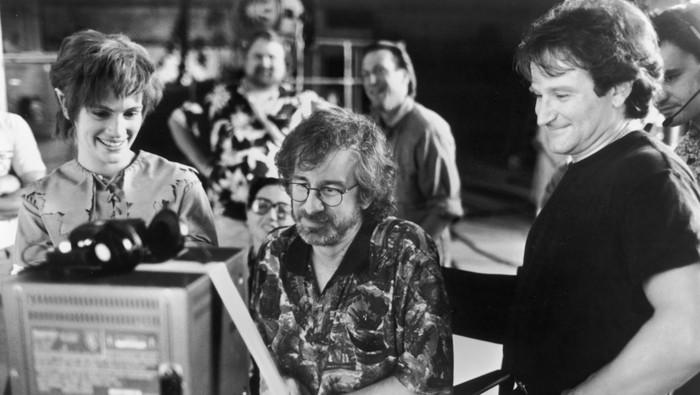 Cuplikan film Hook yang dibintangi Robin Williams dan Julia Roberts serta disutradarai Steven Spielberg.