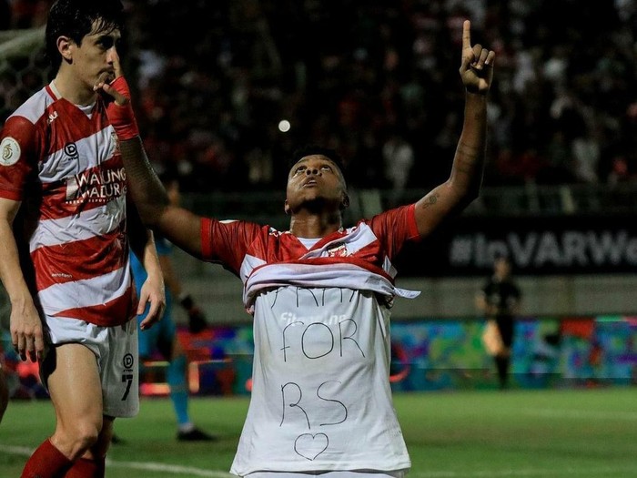 Hugo Gomes selebrasi