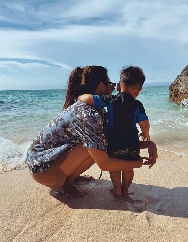 Indah Permatasari dan Arie Kriting resmi menikah pada 12 Januari 2021. Dari pernikahan tersebut keduanya telah dikaruniai seorang putra bernama Naka. Foto: Instagram/@indahpermatas