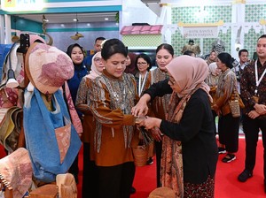 Hadiri Dekranas EXPO 2024, Iriana Borong Produk UMKM Binaan Pertamina