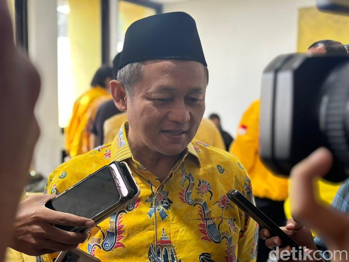 Ketua DPD Golkar Jatim M Sarmuji