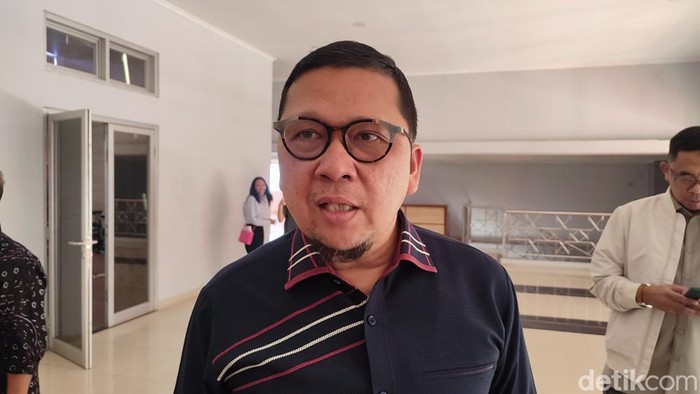 Ketua Komisi II DPR RI Ahmad Doli Kurnia usai mengisi kuliah umum di Undip, Semarang, Jumat (17/5/2024).