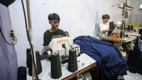 Dalam sehari Yopih dan karyawannya memproduksi hingga 150 kodi, sebab biasanya satu pelanggan memesan 50 hingga 100 kodi dalam satu kali pesanan dan dalam satu minggu Yopih dikejar orderan hingga 400 kodi. Berkat pesanan yang melejit itu omzet Yopih juga ikut terbang, jika pada hari biasa Yopih mendapatkan Rp 80 juta dalam satu minggu pada bulan puasa omzetnya melejit hingga Rp 200 juta perminggu.  