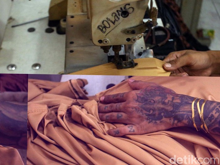 Konveksi Celana Legging di Depok Tembus Omzet Rp 200 Juta Seminggu Celana legging kini tengah diminati masyarakat. Hal itu membuat konveksi di Depok kebanjiran orderan dan omzetnya pun mencapai 200 juta rupiah/minggu.