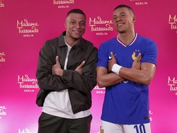 Pose Mbappe dan sang kembaran, awas jangan tertukar! Foto: REUTERS/Gonzalo Fuentes
