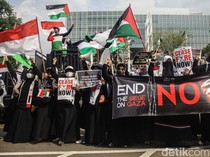 Massa Gelar Demo di Depan Kedubes AS Peringati Hari Nakba