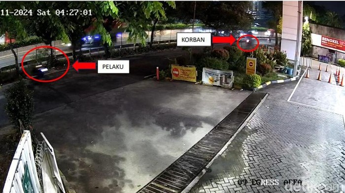 Momen casis bintara Polri dibuntuti hingga dibacok begal di Jakbar terekam CCTV.