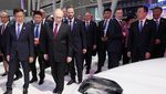Ketika Putin Bersalaman dengan Robot di China