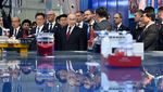 Ketika Putin Bersalaman dengan Robot di China