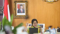 Risma menambahkan, Presiden Jokowi rencananya bakal meninjau penanganan terhadap korban banjir lahar dingin Gunung Marapi di Sumatera Barat (Sumbar). Jokowi bakal datang ke Sumbar pekan depan.
