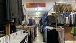 Pasar Baru Kini Jadi Tempat Hits untuk Thrifting hingga Kulineran