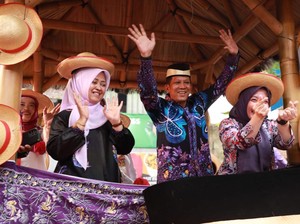 Pemkab Tangerang Meriahkan Pawai Mobil Hias Kriya & Budaya Dekranas 2024