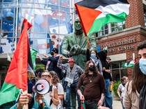 Polisi Bongkar Paksa Kemah Massa Pro-Palestina di Kampus DePaul Chicago