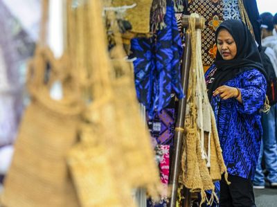 Ragam Kerajinan Khas Baduy Dipamerkan di Rangkasbitung