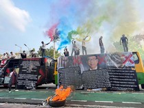 Ratusan Karyawan Polo Ralph Lauren Geruduk Gedung MA