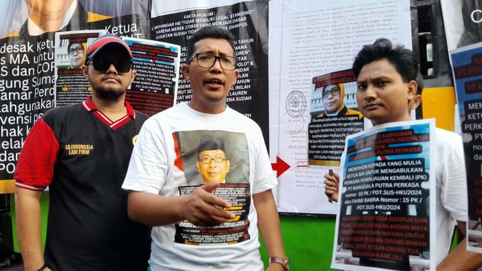 Ratusan karyawan PT Polo Ralph Lauren Indonesia kembali berdemo di gedung MA. Aksi ini terkait sidang PK sengketa merek Polo Ralph Lauren.