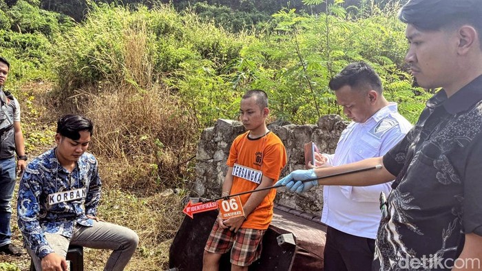 Rekonstruksi pembunuhan Ceceu di Sukabumi.