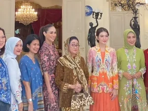 Adu Gaya Selvi Ananda & Loemongga Haoemasan, 2 Istri Pejabat di HUT Dekranas
