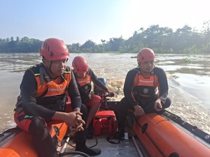 Mandi di Sungai Ogan Sepulang Jualan Telur, Asep Hilang Tenggelam