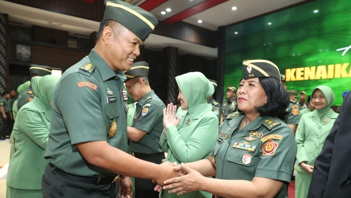 TNI AD memiliki seorang Kowad pertama yang menyandang pangkat mayor jenderal (mayjen), yaitu Mayjen Dian Andriani Ratna Dewi. (dok TNI AD)