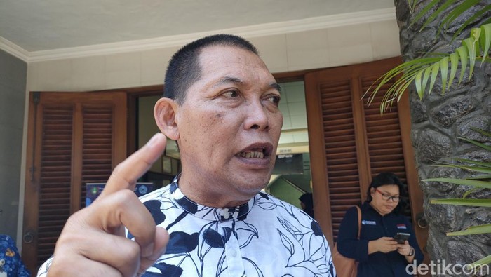 Wakil Wali Kota Solo Teguh Prakosa ditemui di SMP N 4 Solo, Jumat (17/5/2024).