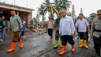 Menurutnya, musibah ini harus menjadi momentum bagi semua pihak untuk saling tolong-menolong.