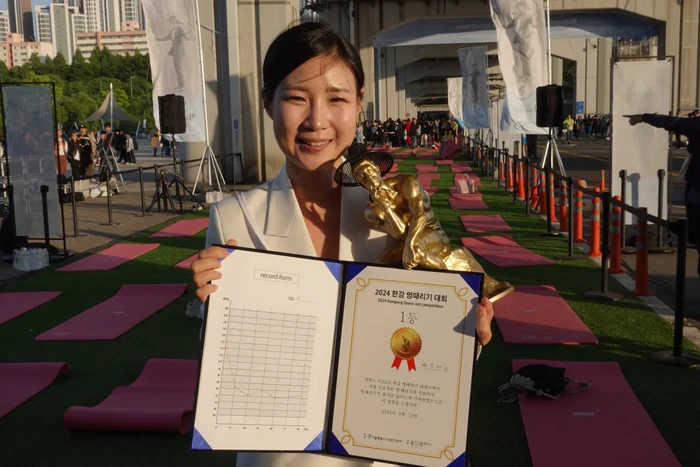 Warga Korea Selatan lomba melamun di Seoul pada hari Minggu (12/5) Warga Korea Selatan lomba melamun di Seoul pada hari Minggu (12/5)