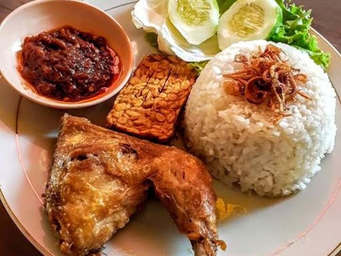 Ayam goreng legendaris