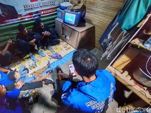 Cara Bobotoh Merasakan Ketegangan Laga Persib Vs Bali United dari Luar SJH